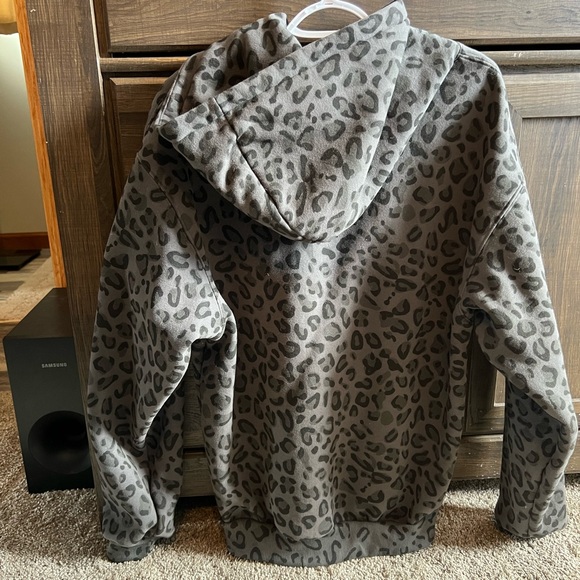 Comfrt Gray Leopard Print Hoodie - Picture 2 of 4